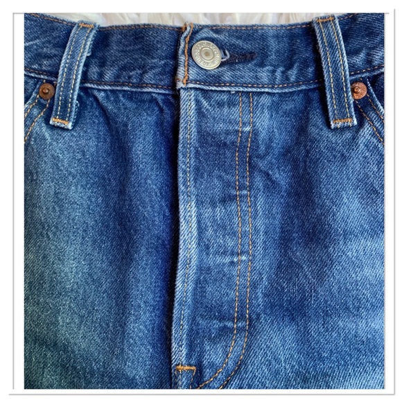 Levi’s 501 Classic Button Fly High Rise Raw Hem Cut Off Jean Shorts Blue 31 - Picture 2 of 11